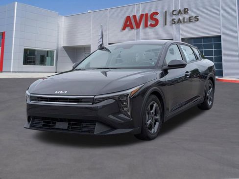 Used 2025 Kia K4 FWD image 1
