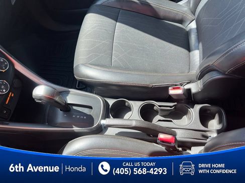 Used 2019 Chevrolet Trax LT w/ LT Convenience Package AWD/4WD image 32