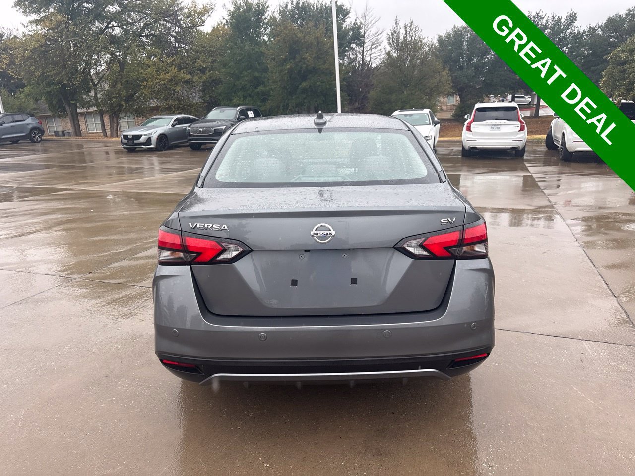 Used 2021 Nissan Versa SV FWD image 6