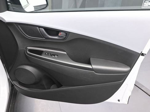 Used 2020 Hyundai Kona SE image 16