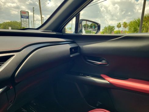 Used 2019 Lexus UX 200 F Sport w/ F Sport Premium Package FWD image 31