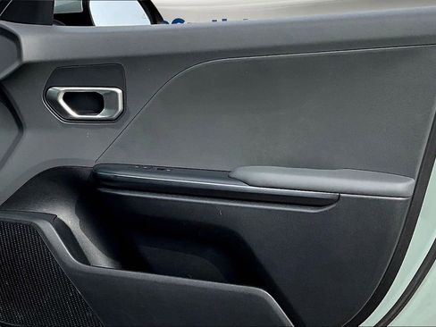 Used 2025 Kia K4 LXS image 25