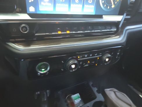 Used 2022 Chevrolet Silverado 1500 RST AWD/4WD image 8