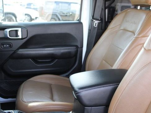 Used 2023 Jeep Wrangler Unlimited Sahara image 36