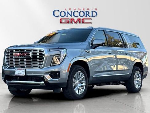 Used 2025 GMC Yukon XL Denali image 8