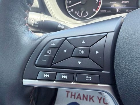Certified 2023 Nissan Sentra SR FWD image 10