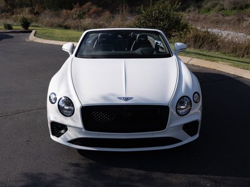 Used 2024 Bentley Continental GT image 14