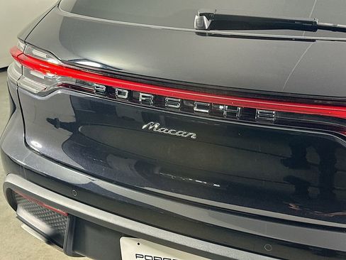Certified 2025 Porsche Macan image 33