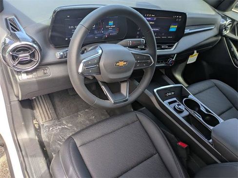 New 2026 Chevrolet Equinox LT w/ Convenience Package II image 10