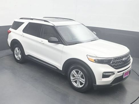 Used 2022 Ford Explorer XLT w/ Equipment Group 202A RWD image 18