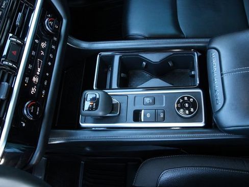 Used 2023 Nissan Pathfinder SL w/ Black Appearance Package image 25