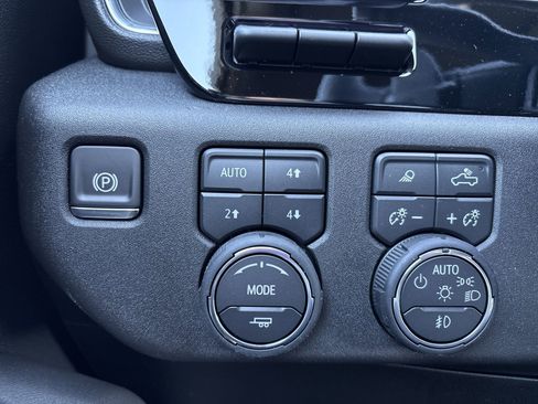 New 2026 Chevrolet Silverado 1500 High Country w/ Technology Package AWD/4WD image 79