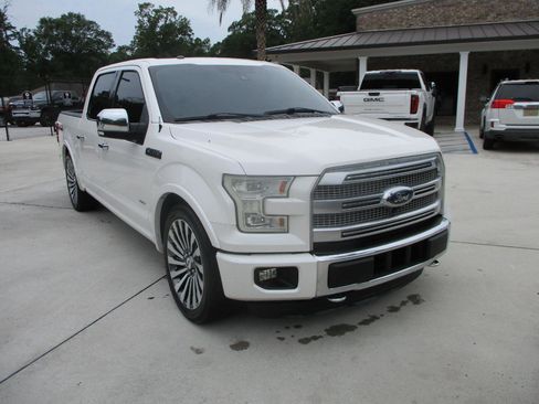 Used 2016 Ford F150 Platinum w/ Equipment Group 701A Luxury AWD/4WD image 4