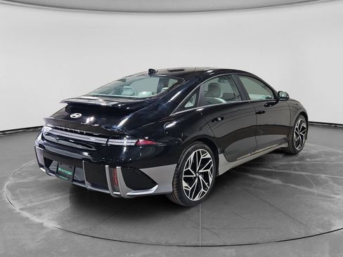 Used 2023 Hyundai Ioniq 6 SEL AWD/4WD image 3