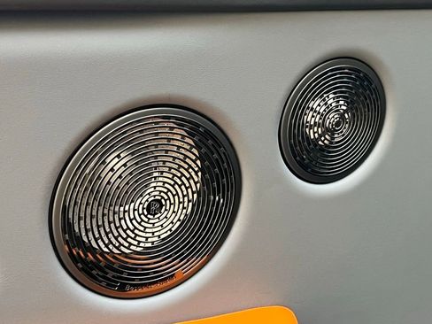 Used 2025 Rolls-Royce Cullinan Black Badge image 15