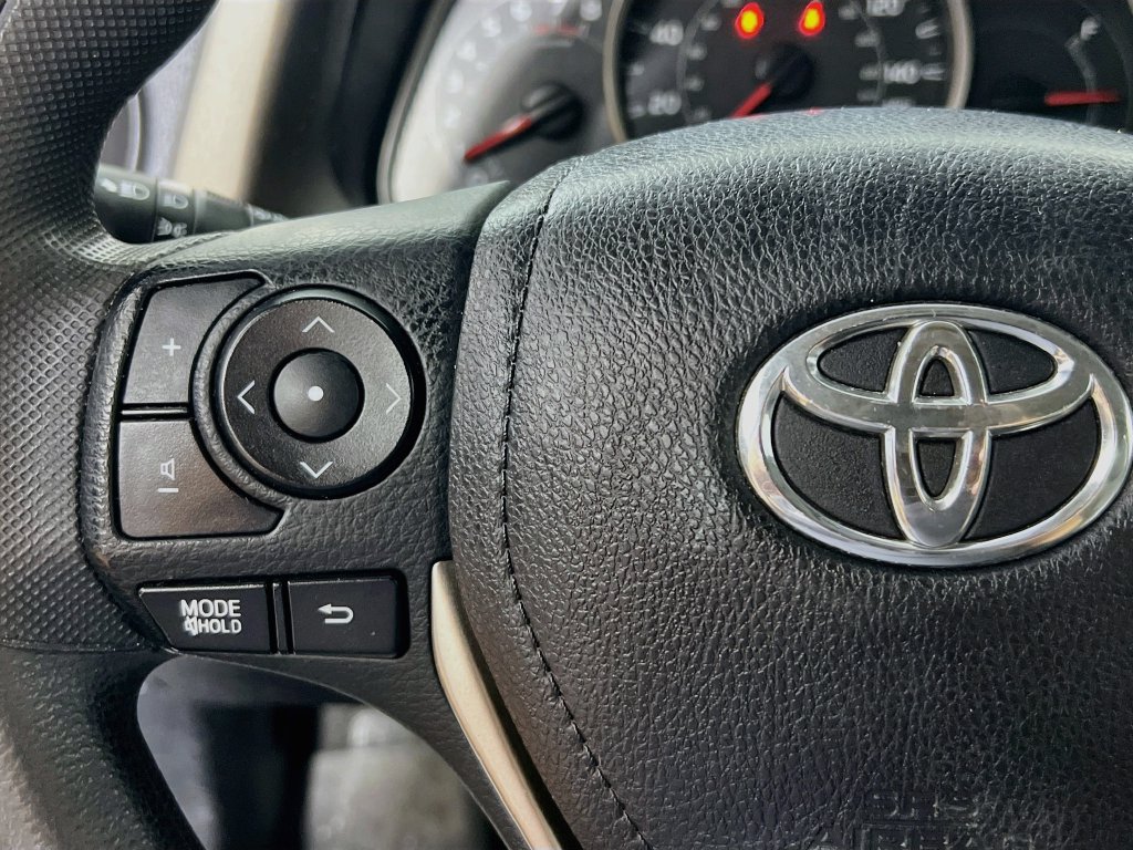 Used 2014 Toyota RAV4 XLE AWD/4WD image 18