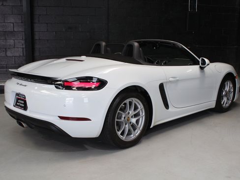 Used 2021 Porsche 718 Boxster w/ Premium Package RWD image 32