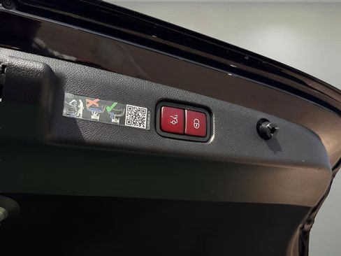 Used 2025 Mercedes-Benz E 350 4MATIC Sedan w/ Winter Package image 28