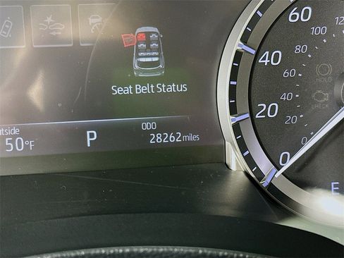 Used 2023 Toyota Highlander XLE image 15