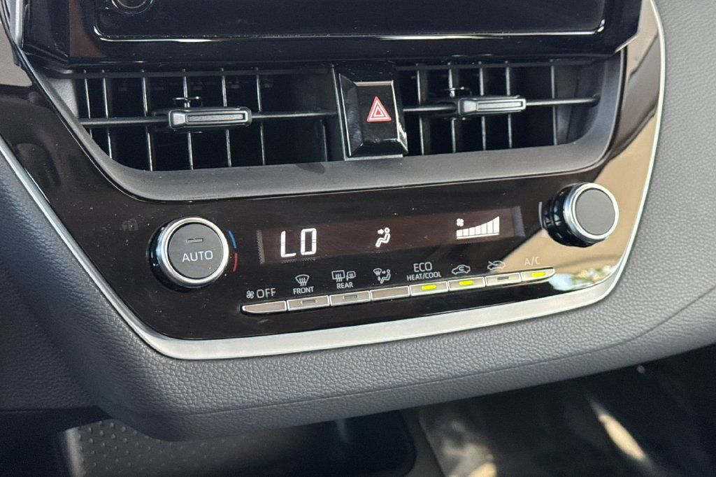 Used 2026 Toyota Corolla LE FWD image 22