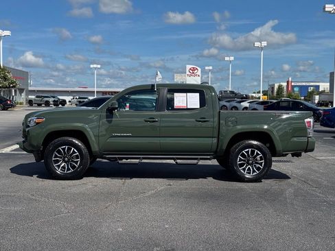 Used 2022 Toyota Tacoma TRD Sport w/ Technology Package RWD image 8