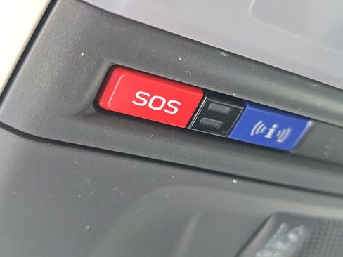 Used 2019 Subaru Crosstrek 2.0i Premium w/ Eyesight System image 8