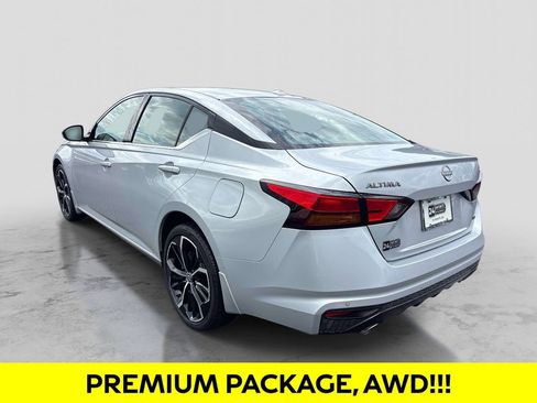 Used 2024 Nissan Altima 2.5 SR w/ SR Premium Package image 3