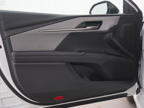 Used 2025 Toyota Camry SE w/ Multimedia Upgrade Package image 18