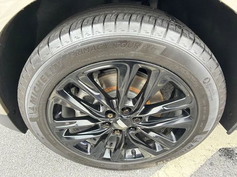 Used 2022 Cadillac XT5 Premium Luxury w/ LPO, Floor Liner Package image 11