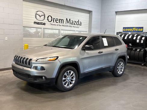 Used 2016 Jeep Cherokee Sport w/ Safety Group AWD/4WD image 1