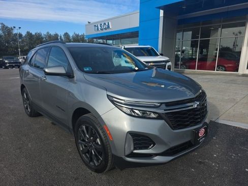 Used 2023 Chevrolet Equinox RS image 1