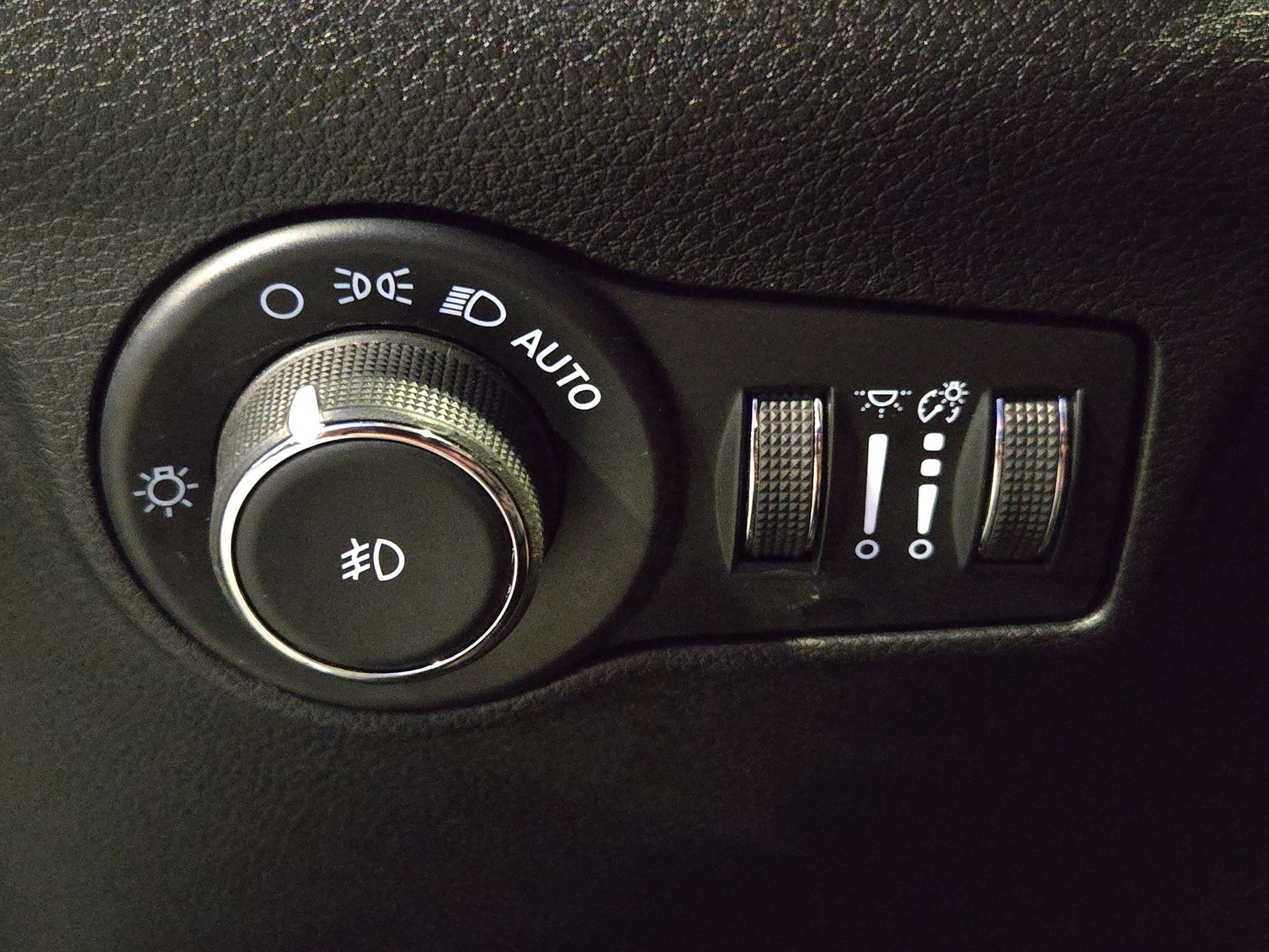 Used 2025 Jeep Compass Limited AWD/4WD image 36