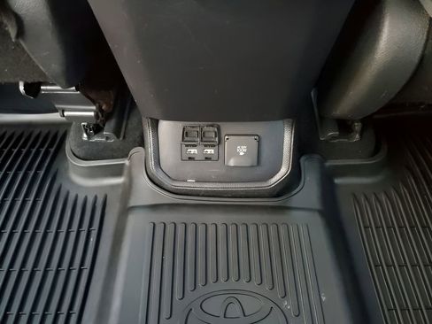 Used 2020 Toyota Highlander Platinum image 22