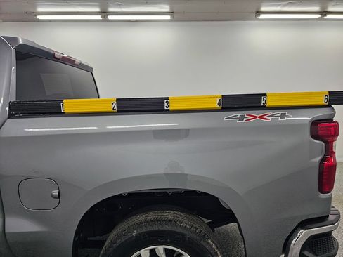 Used 2026 Chevrolet Silverado 1500 LT AWD/4WD image 9