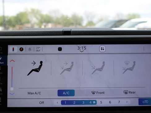 Used 2025 Jeep Wrangler Sport AWD/4WD image 27