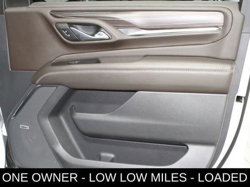 Used 2022 GMC Yukon XL Denali AWD/4WD image 24