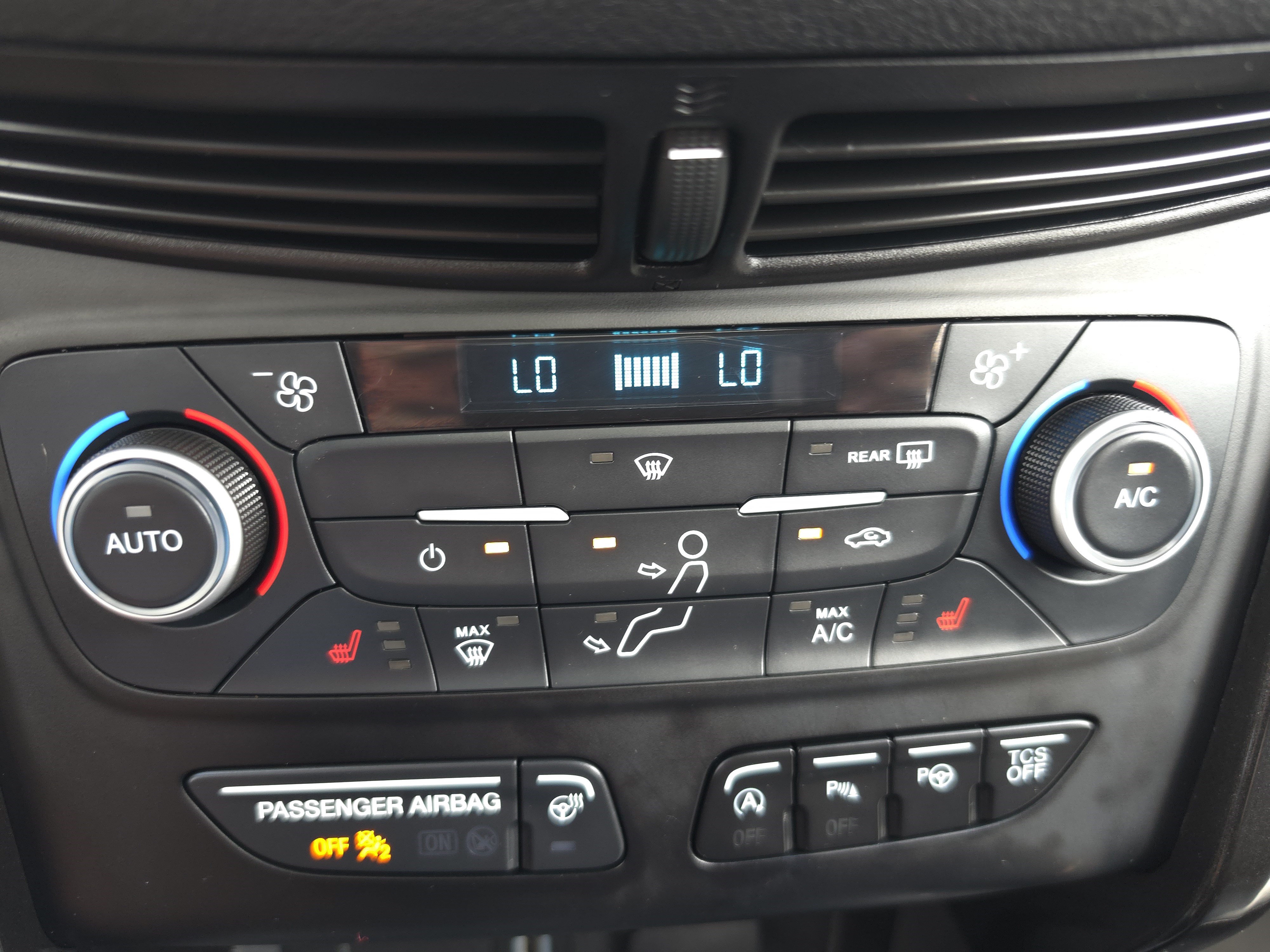 Used 2019 Ford Escape Titanium FWD image 21