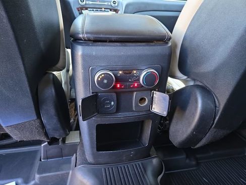 Used 2020 Ford Explorer XLT w/ Equipment Group 202A AWD/4WD image 32