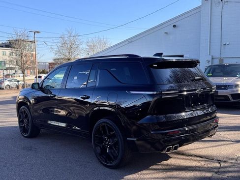 Used 2024 Chevrolet Traverse RS w/ LPO, Floor Liner Package AWD/4WD image 4