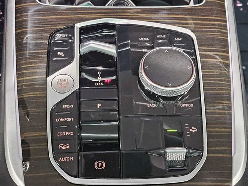 Used 2024 BMW X7 xDrive40i image 18