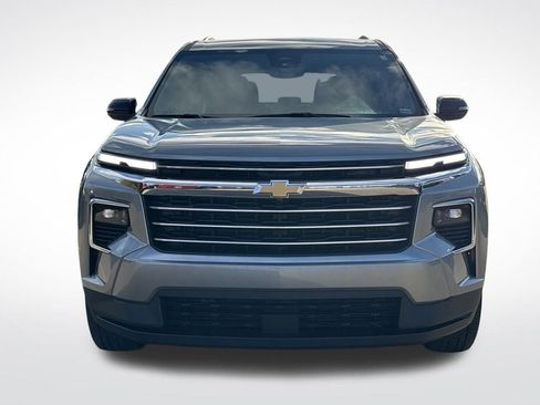 Used 2025 Chevrolet Traverse LT image 11