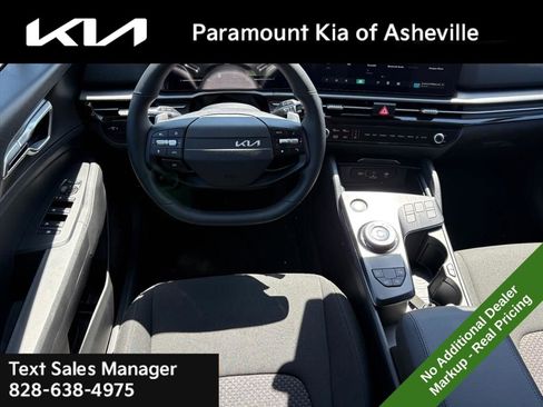 New 2026 Kia Sportage LX FWD image 21