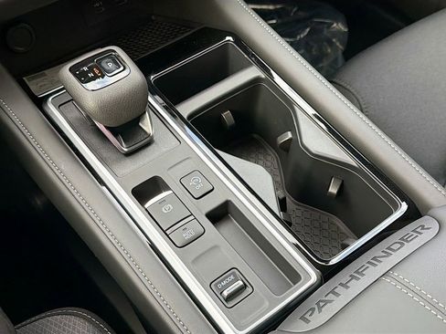 New 2025 Nissan Pathfinder SV w/ Black Appearance Package image 17