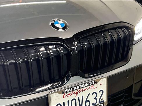 Used 2025 BMW 330i Sedan w/ M Sport Package image 32