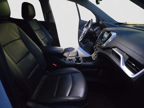 Used 2019 GMC Terrain SLT w/ Preferred Package image 17