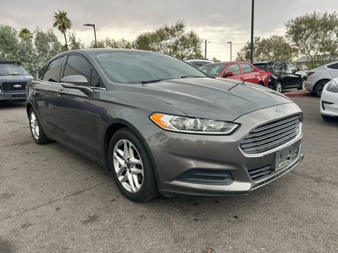 Used 2014 Ford Fusion SE image 3