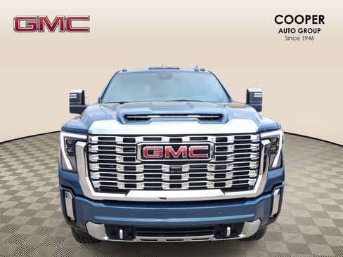 New 2026 GMC Sierra 2500 Denali w/ Denali Reserve Package AWD/4WD image 9