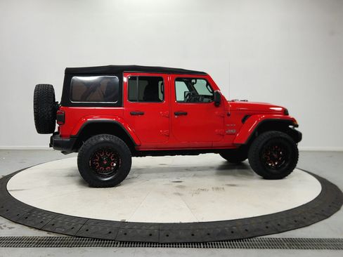 Used 2020 Jeep Wrangler Unlimited Sahara AWD/4WD image 9
