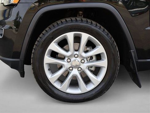 Used 2017 Jeep Grand Cherokee Limited AWD/4WD image 30