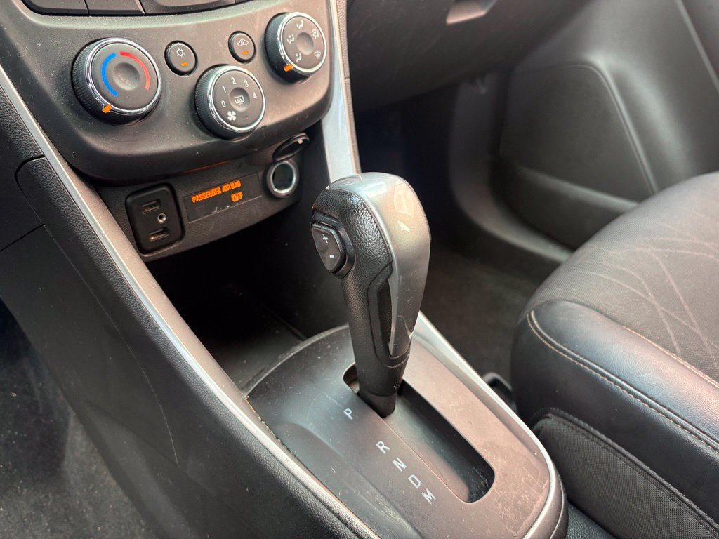 Used 2019 Chevrolet Trax LT w/ LT Convenience Package FWD image 22